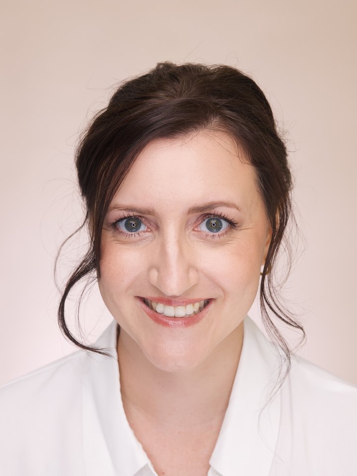 Soft glam with a loose updo — makeup by Anja Zander, Amsterdam